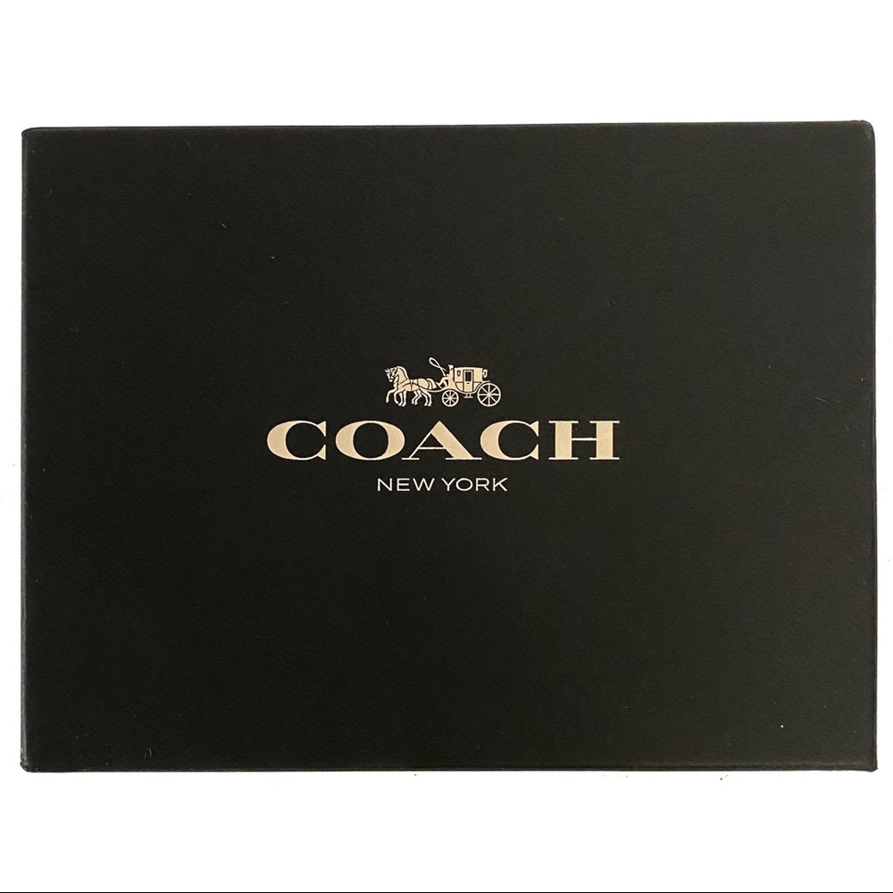 Boxed Corner Zip Wristlet In Signature Leather - Picture 9 of 13
